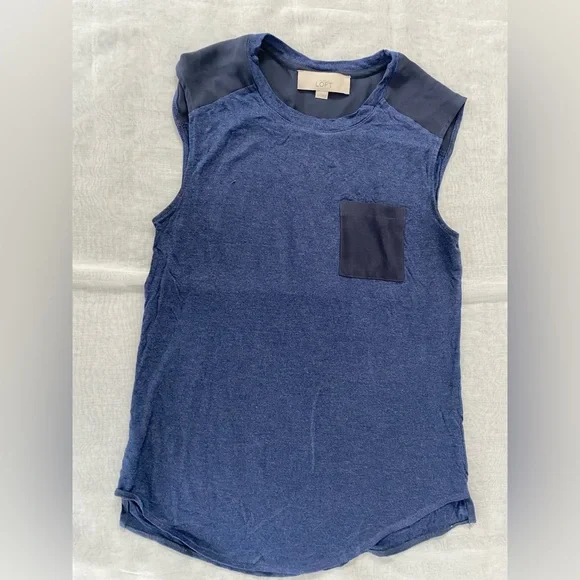 Blue top - Picture 1 of 4